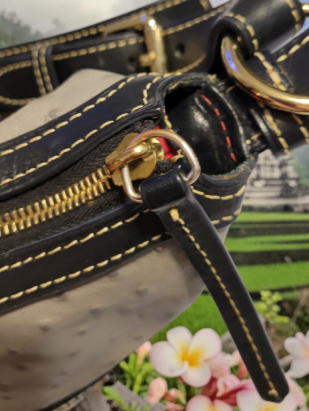 Dooney & Bourke EUC! Grey Ostrich Embossed Leather HOBO with Wallet & Dustbag - Picture 14 of 16